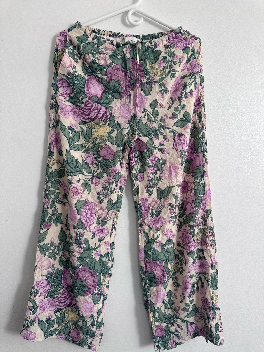 Abercrombie & Fitch Cream Floral Pull-On Pants with Purple & Green Print